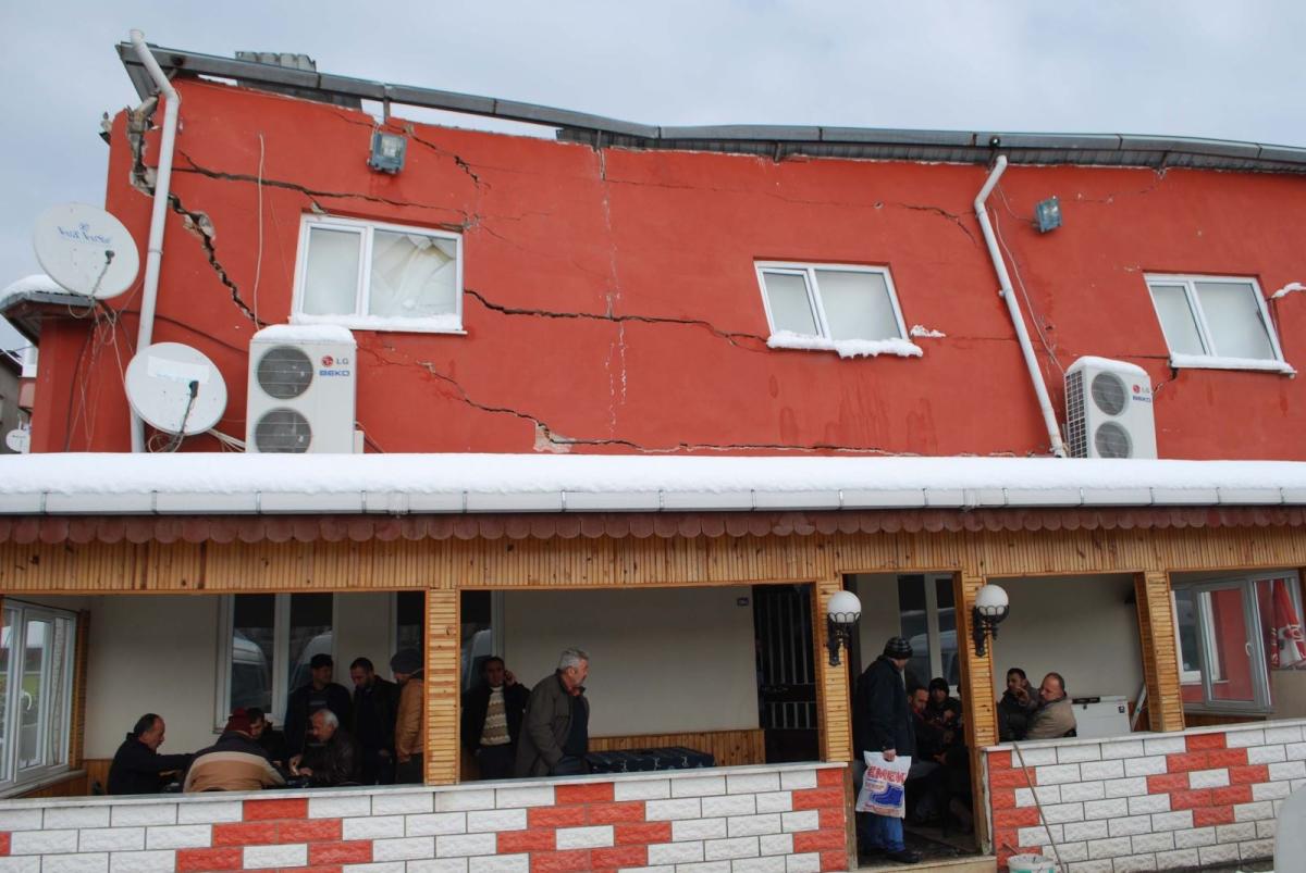 Bina yıkıldı yıkılacak ancak okeye devam