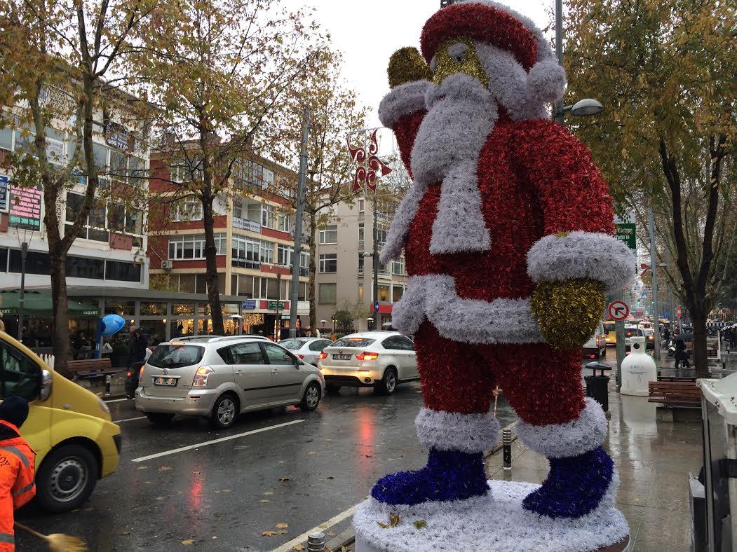 Kadıköy yeni yıla da Kurbağalıdere kokusuyla giriyor