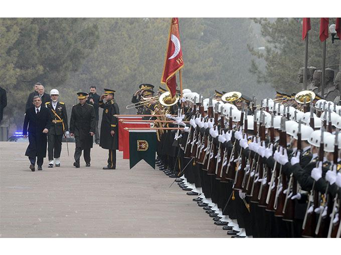 Abdullah Gül'den Kara Harp Okulu'na ziyaret