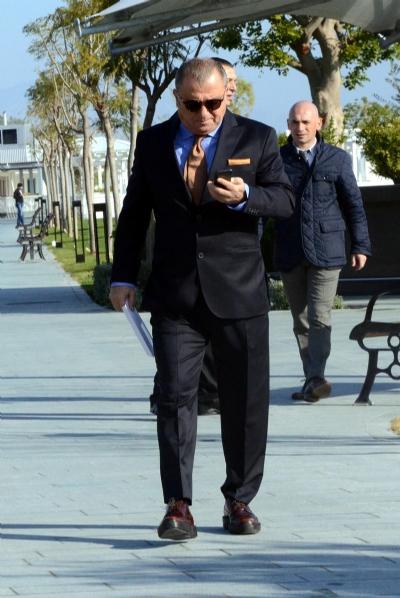 Fatih Terim'in platform topuklu ayakkabıları