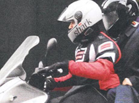 Sarkozy: Hollande tam bir eski turşu