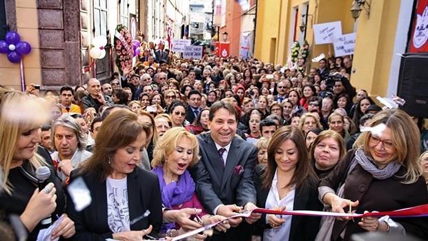 Türkiye'nin ilk kadın müzesi İzmir'de açıldı