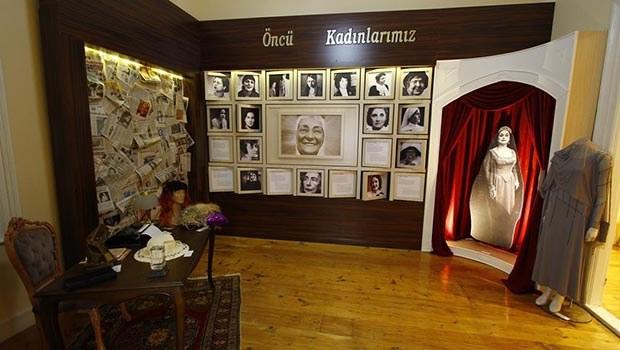 Türkiye'nin ilk kadın müzesi İzmir'de açıldı