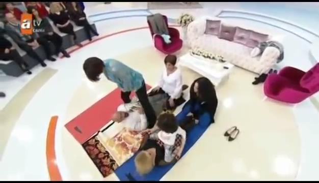 Yogi Kazım'dan ilginç sırt egzersizi - izle