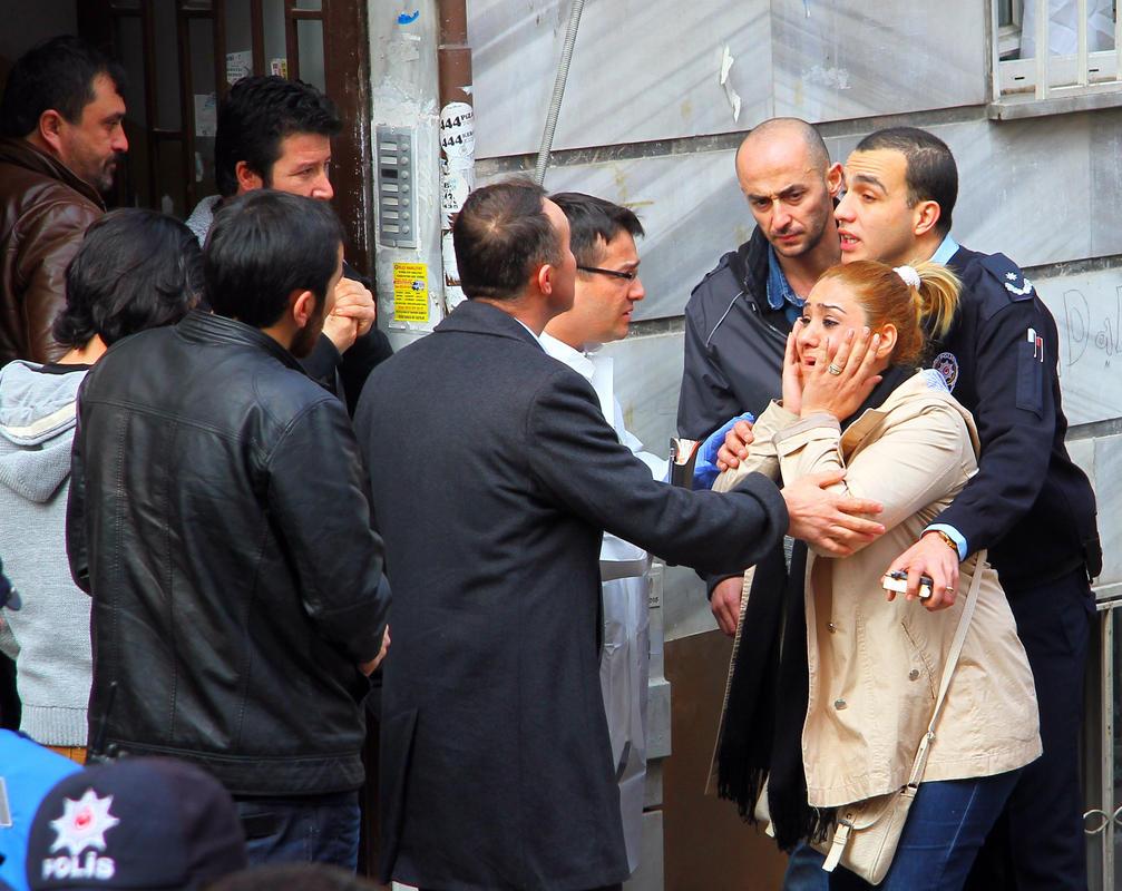 Fatih'te doğalgaz zehirlenmesi: 5 ölü