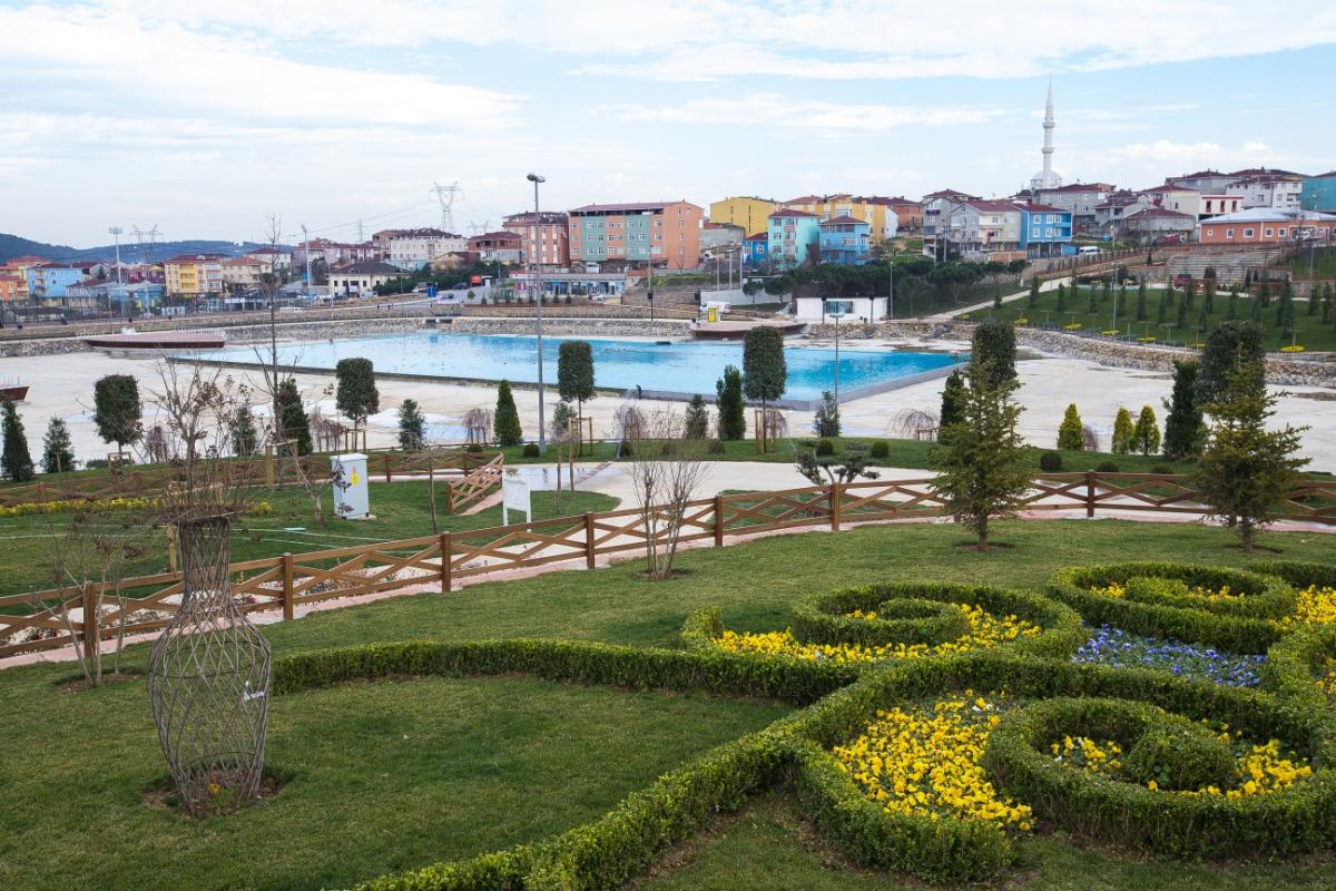 Sultanbeyli'nin Gölet'i parmak ısırtıyor