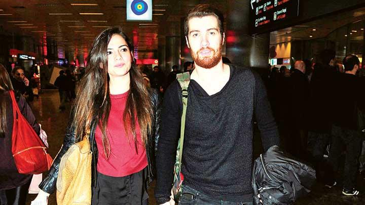 Seda Sayan'ın oğlu Oğulcan Engin Elif Özkul'la el ele