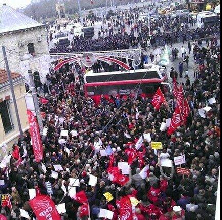 Sarıgül çağırdı Taksim'e gelen olmadı
