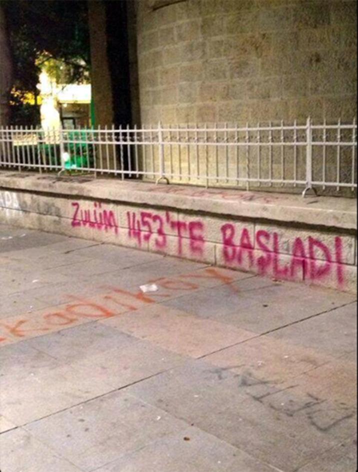 ODTÜ'de yol protestosuna Bizans kıyafetiyle katıldı