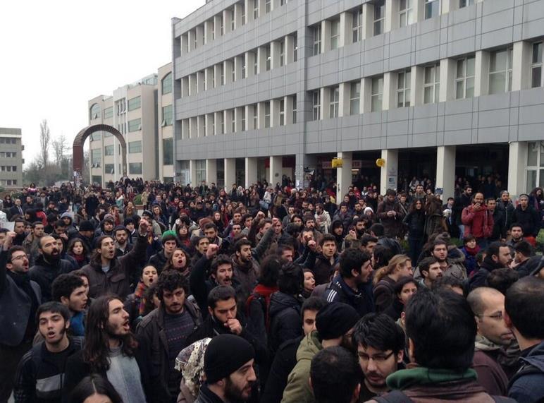 Boğaziçi Üniversitesi'nde İHH standı kavgası