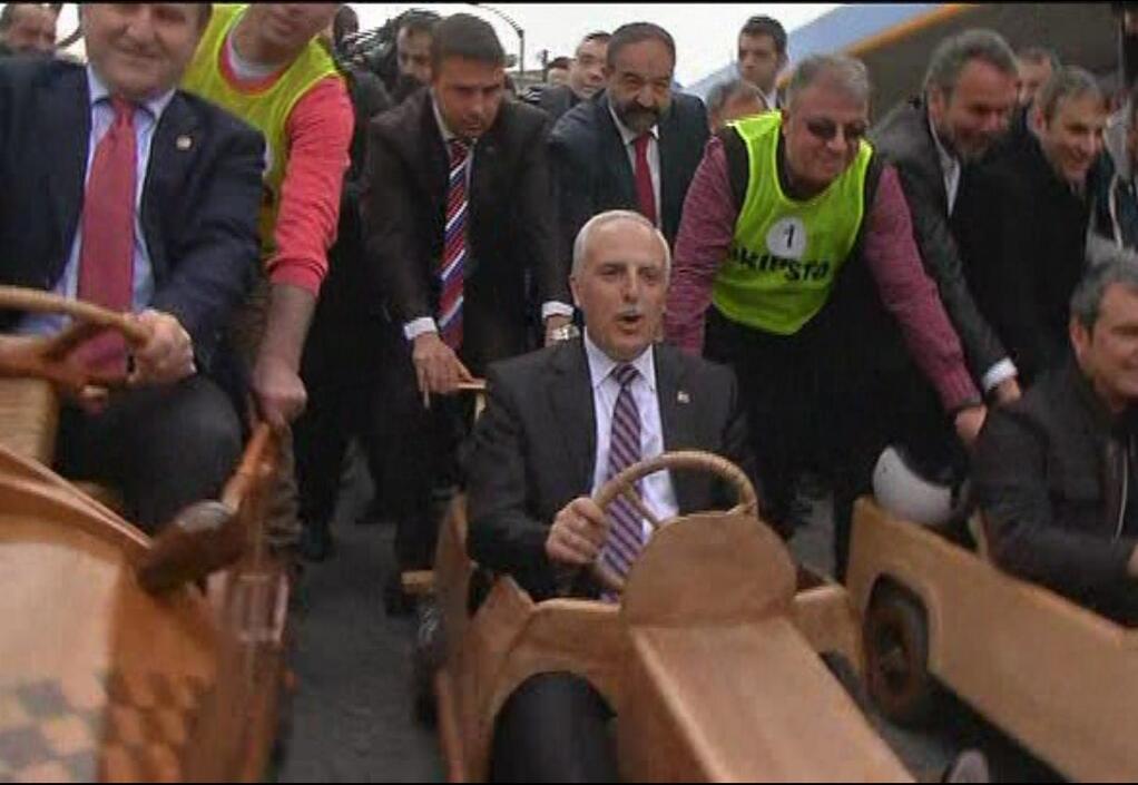 Vali Mutlu'nun Formulaz sevinci İZLE