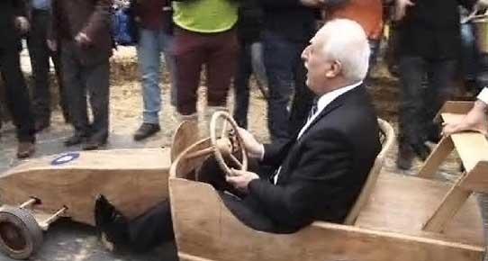 Vali Mutlu'nun Formulaz sevinci İZLE