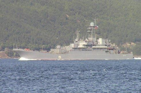 ABD savaş gemisi Çanakkale Boğazı'nı geçti