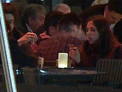 Zehra Çilingiroğlu peş peşe sigara yaktı