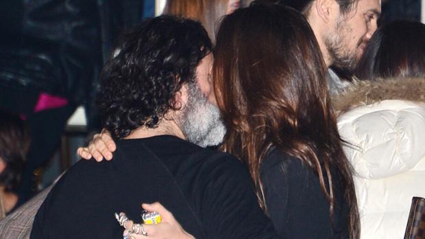 Eda Taşpınar ve Can Verdi'in öpücük molası