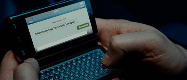 Non-Stop filminde SMS'ler tamamen Türkçe