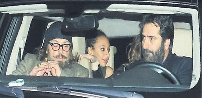 Mahsun Kırmızıgül esmer bir güzelle yakalandı