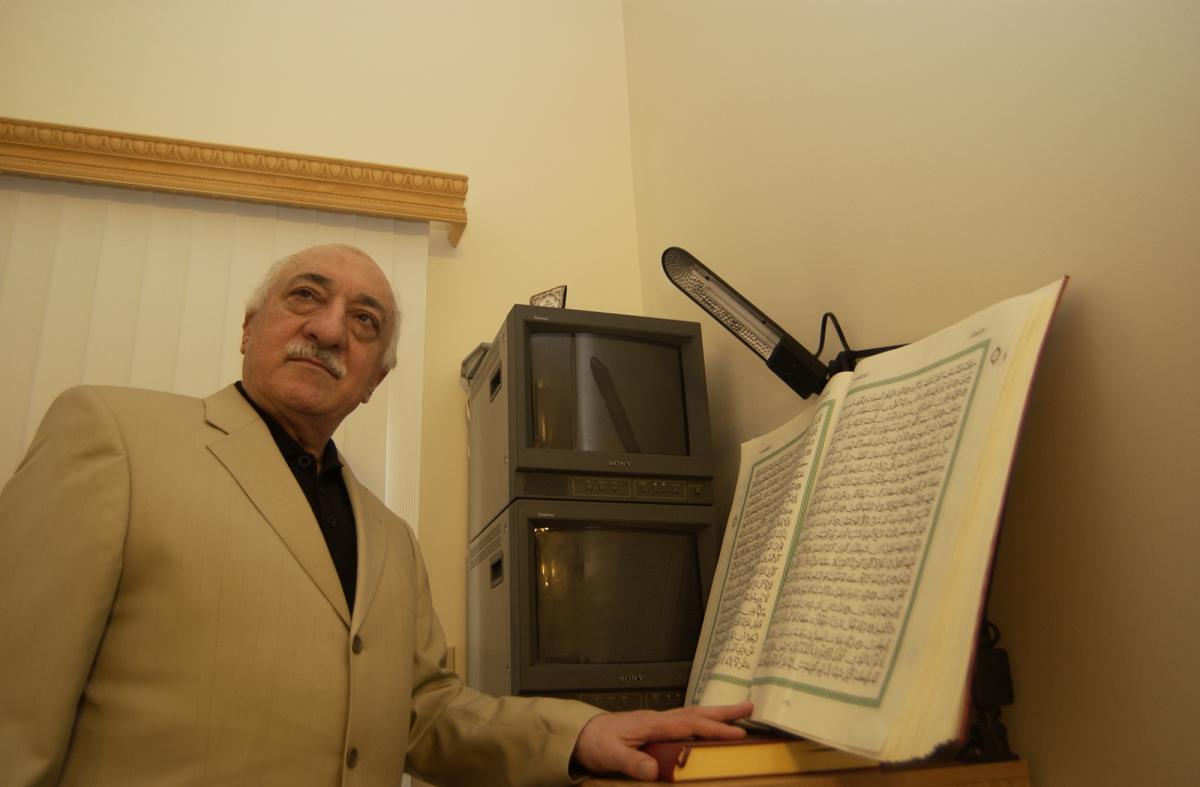 Fethullah Gülen hiç 2 ceketim olmadı diyor ama..