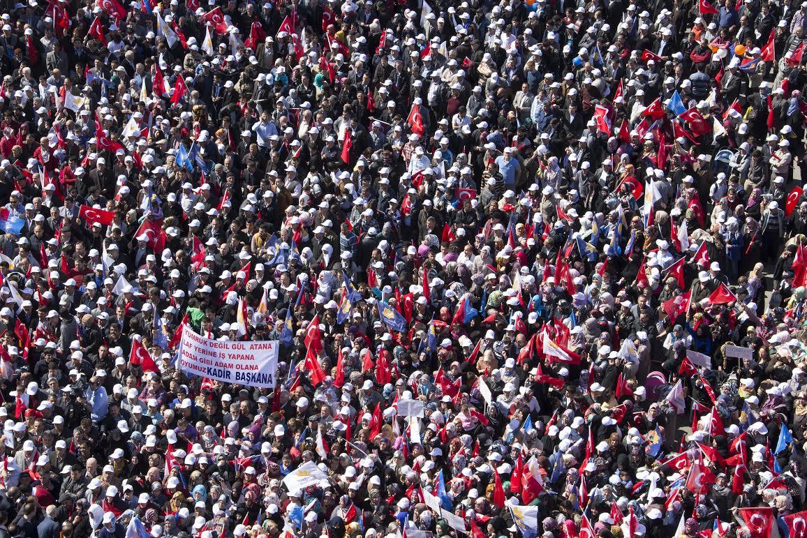 Sultanbeyli'de Gölet Parkı açılışı mitinge dönüştü