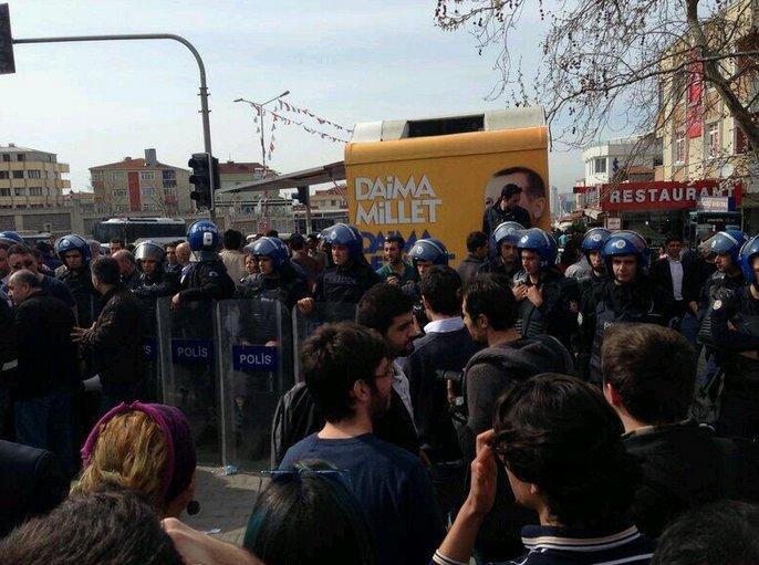 Yeditepe Üniversitesi'nde AK Parti protestosu