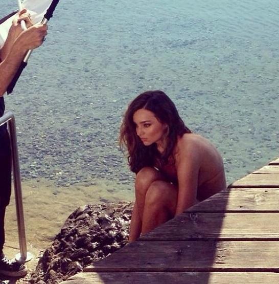 Miranda Kerr çıplak poz verdi