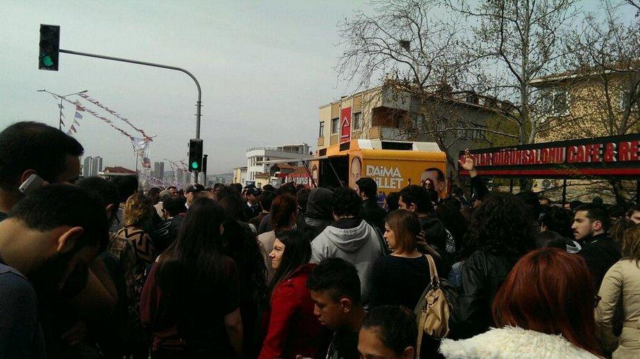 Yeditepe Üniversitesi'nde AK Parti protestosu