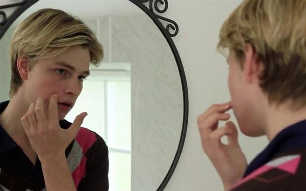 Dünyanın ilk selfie bağımlısı ölümün eşiğine geldi