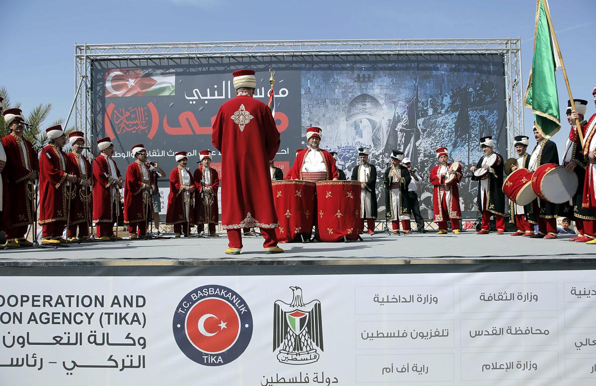 Mehter takımı Filistin sokaklarında