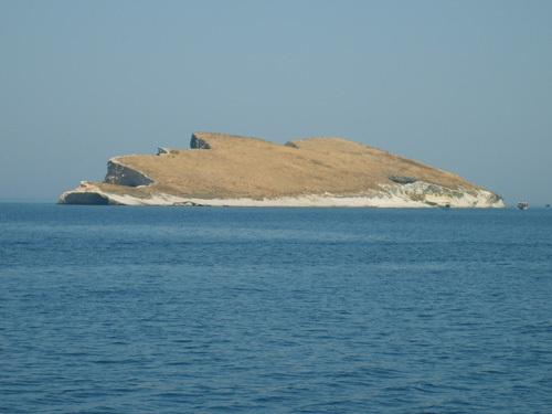 Foça'da Hayırsız Ada olarak bilinen adanın adı değişiyor