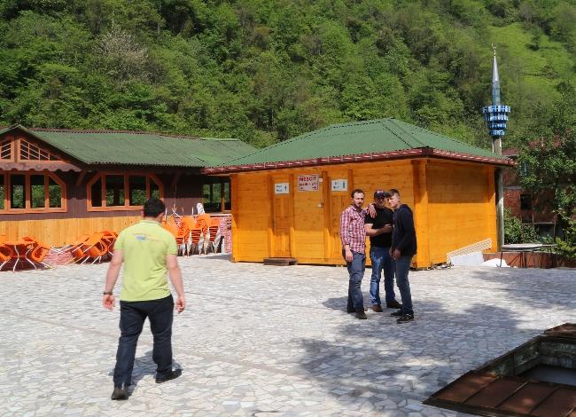 Rize'de yapılan elektrik direğinden minare dikkat çekti