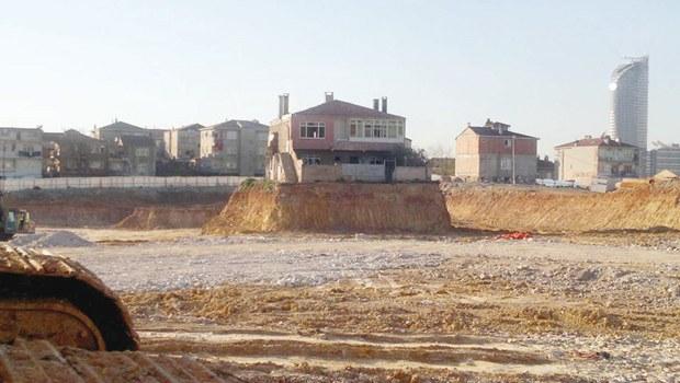 Kentsel dönüşüm alanı Fikirtepe'de çalışmalar tıkandı