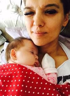 Demet Akalın'dan kızı Hira'ya duygusal mektup