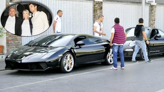 Seda Sayan'dan Oğulcan'a mezuniyet hediyesi