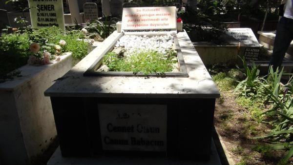 Mermerci mezar taşına yazı yazarak intikam aldı