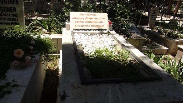 Mermerci mezar taşına yazı yazarak intikam aldı