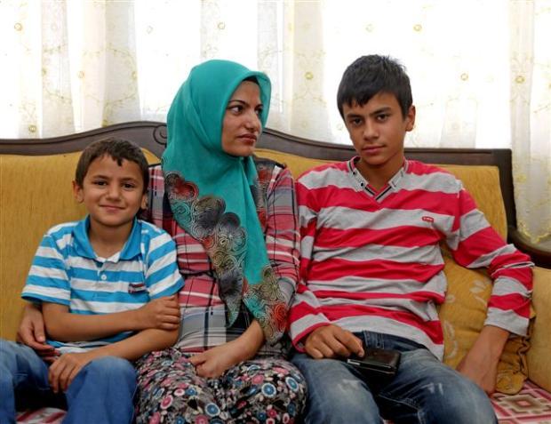 Babası madende ölen Mehmet Ali'yi annesi yanına aldı