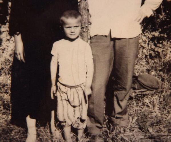 Nihat Zeybekci: Yırtık donlu Nihat'ı bu memleket okuttu