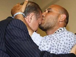 Yıldıray Oğur medyadaki IŞİD yalanlarını deşifre etti