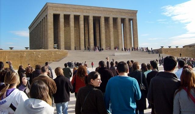 Balyoz sanıkları Anıtkabir'i ziyaret etti