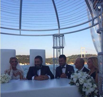 Petek Dinçöz Serkan Kodaloğlu ile evlendi