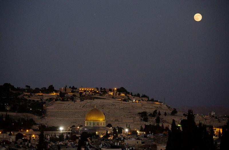 İsrailliler Süper Ay ve operasyonu aynı anda izledi