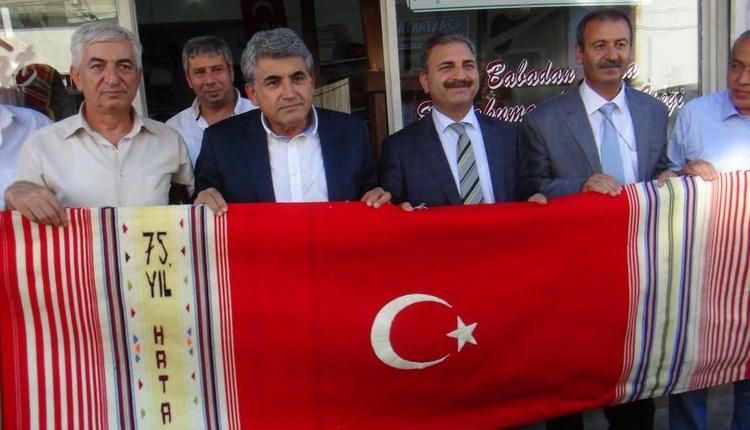 Hatay'da dünyanın en uzun kilimini yapıldı