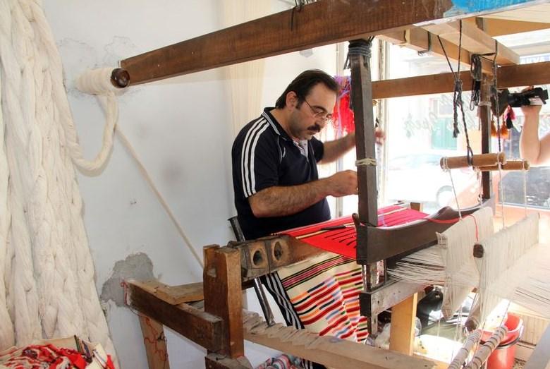 Hatay'da dünyanın en uzun kilimini yapıldı