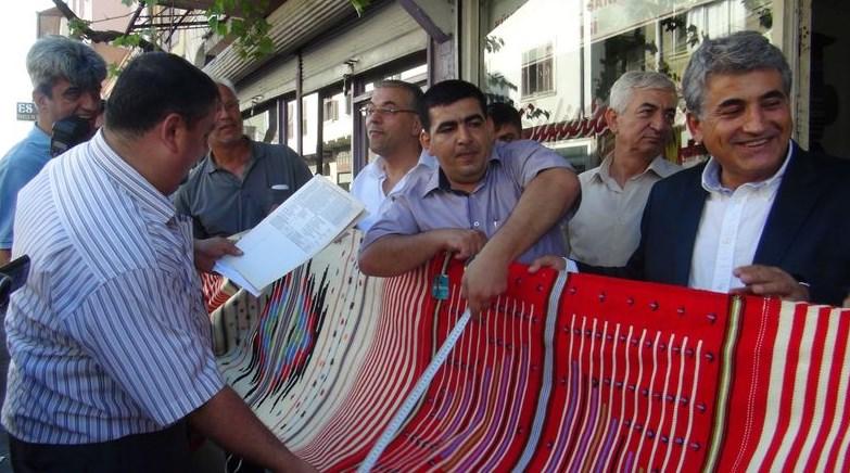 Hatay'da dünyanın en uzun kilimini yapıldı