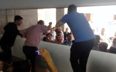 Gözaltındaki 8 polis tutuklandı