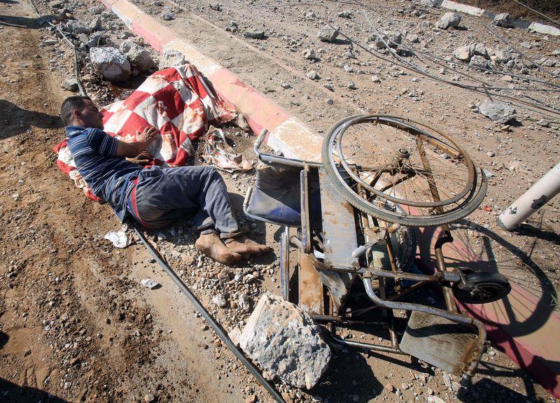 Filistinli genç kız tekerlekli sandalyesinde vuruldu