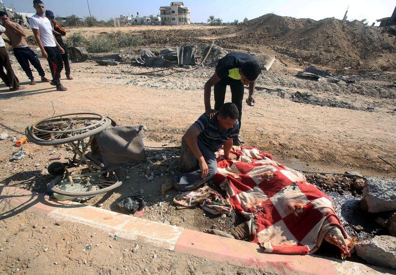 Filistinli genç kız tekerlekli sandalyesinde vuruldu