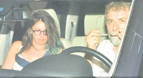 Ahmet Hakan sevgilisiyle kameralara yakalandı