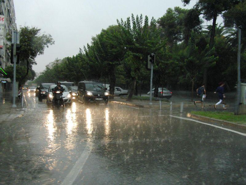 İzmir'de sel felaketi: 1 ölü İZLE