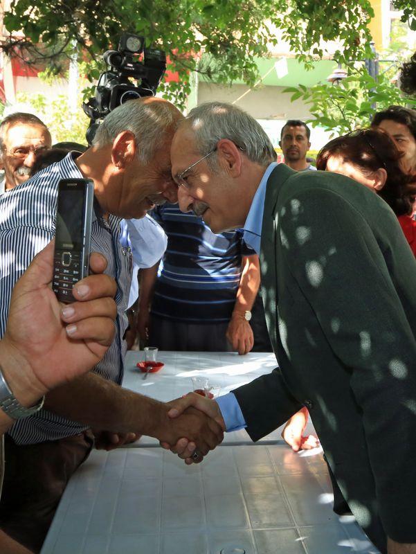 Kemal Kılıçdaroğlu kafa tokuşturdu